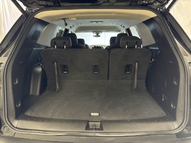 Used 2020 Chevrolet Traverse LT FWD image 25