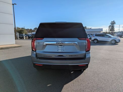 Used 2024 GMC Yukon Denali w/ Advanced Technology Package image 4
