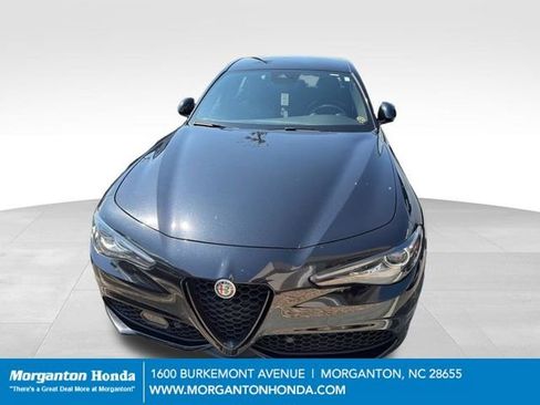 Used 2023 Alfa Romeo Giulia Sprint AWD/4WD image 2