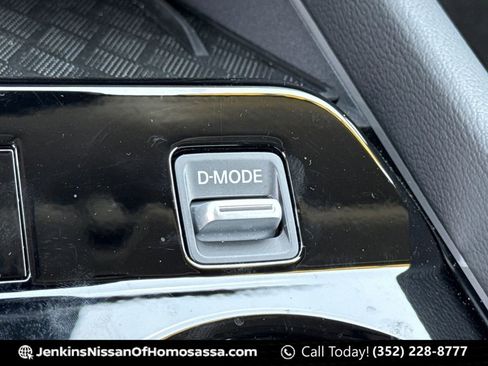 Certified 2025 Nissan Murano SV image 36