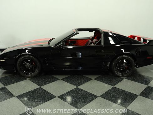 Used 1989 Pontiac Firebird Trans Am RWD image 2