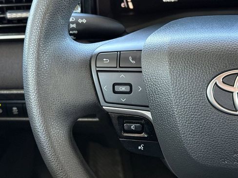 Used 2025 Toyota Camry LE FWD image 33