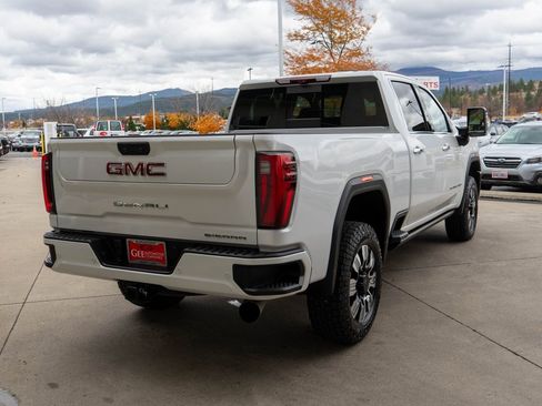 Used 2024 GMC Sierra 3500 Denali w/ Technology Package image 7