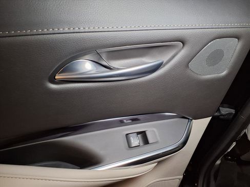 Certified 2023 Cadillac XT4 Luxury w/ Cold Weather Package image 18