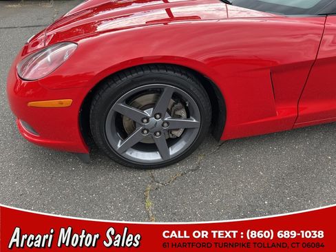 Used 2005 Chevrolet Corvette Coupe w/ Preferred Equipment Group RWD image 15