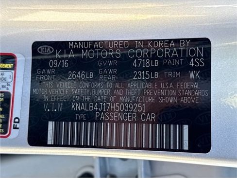 Used 2017 Kia Cadenza Premium image 24