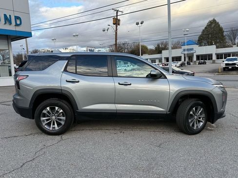 New 2026 Chevrolet Equinox LT image 3