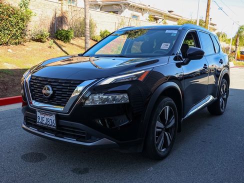 Used 2023 Nissan Rogue SL w/ SL Premium Package image 8