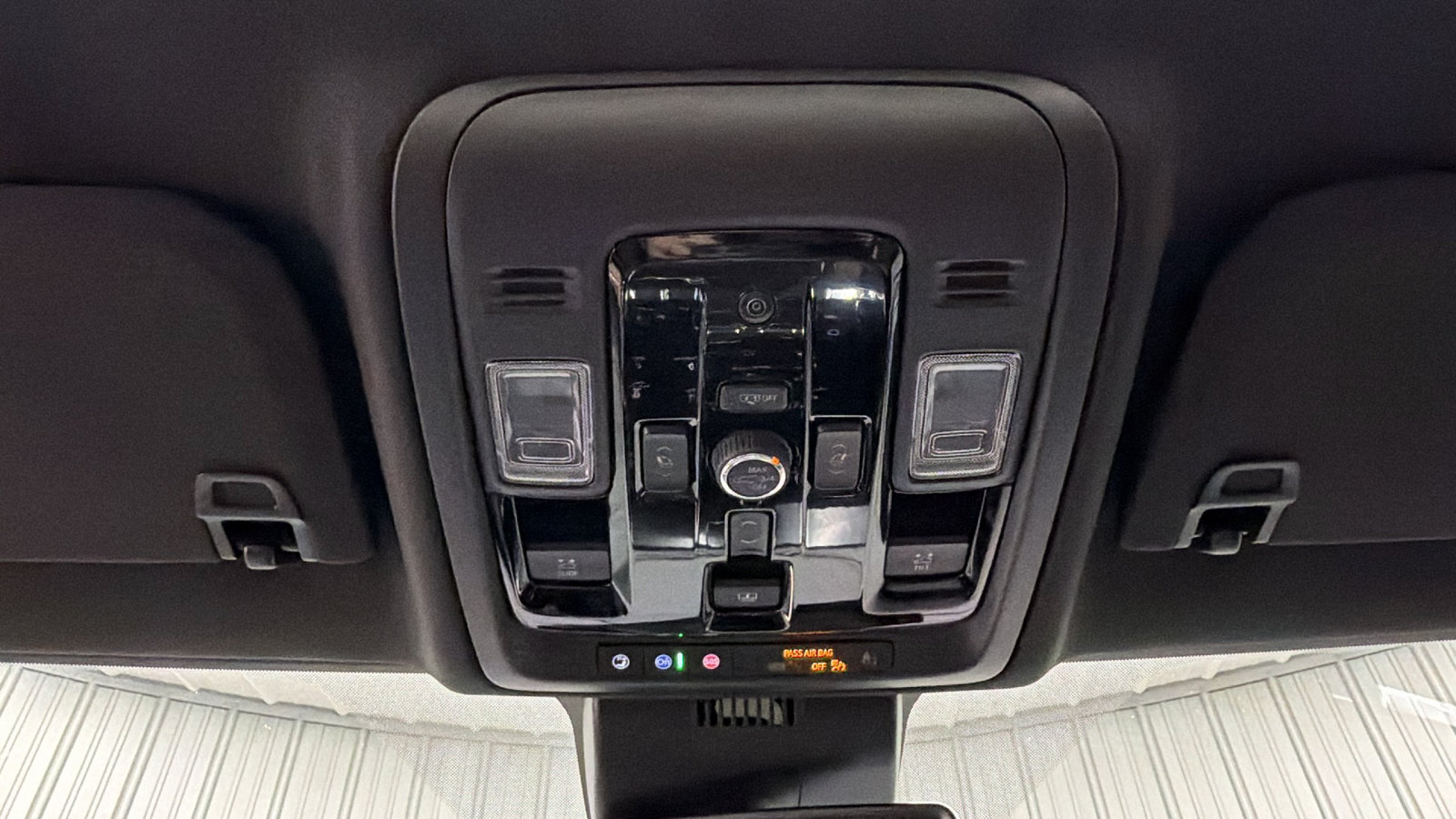 Used 2026 GMC Yukon XL Denali w/ Sun & Power Step Package AWD/4WD image 33