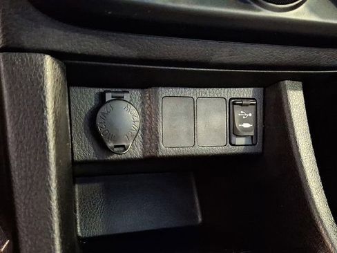 Used 2015 Toyota Corolla L FWD image 24