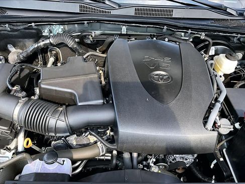 Used 2023 Toyota Tacoma SR5 w/ Technology Package RWD image 33