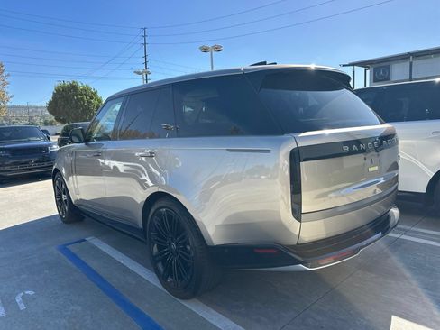 Used 2023 Land Rover Range Rover SE AWD/4WD image 4