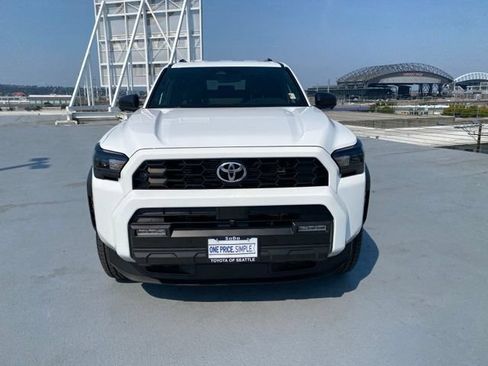 Used 2025 Toyota 4Runner TRD Off-Road Premium AWD/4WD image 3