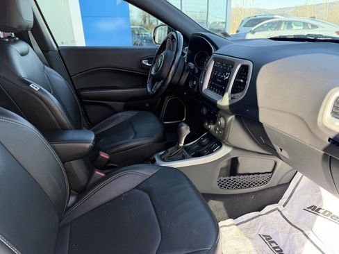 Used 2021 Jeep Compass Latitude image 18