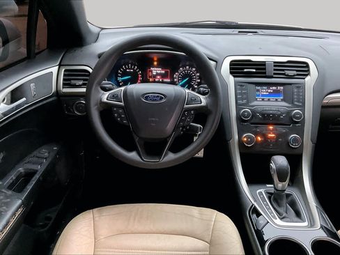 Used 2014 Ford Fusion SE FWD image 7