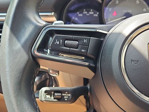 Certified 2023 Porsche Macan S AWD/4WD image 28