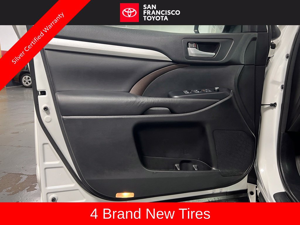 Certified 2017 Toyota Highlander XLE AWD/4WD image 38