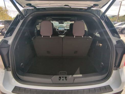 New 2026 Ford Explorer Platinum image 14