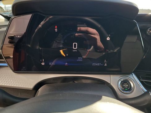 Used 2025 Chevrolet Trax LT w/ LT Convenience Package image 15