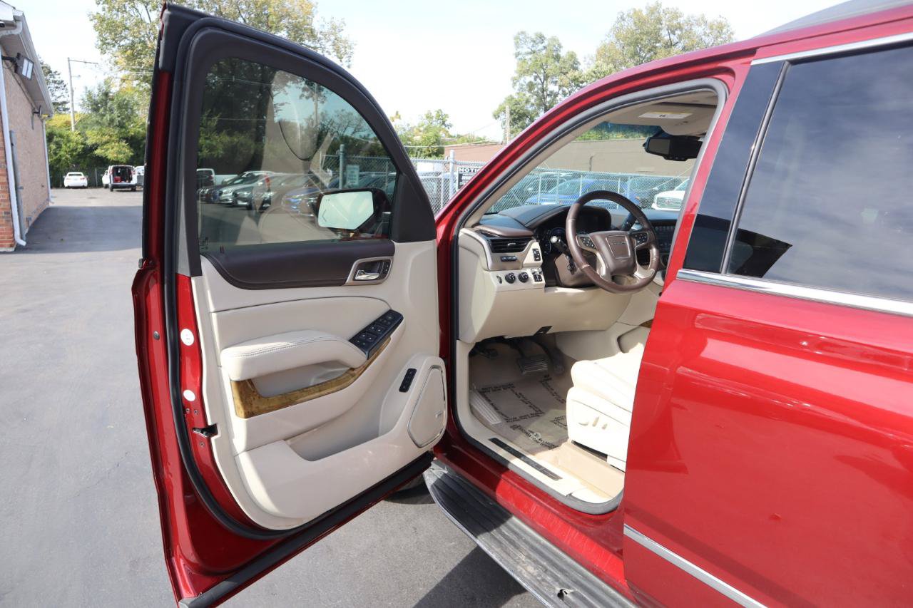 Used 2017 GMC Yukon Denali w/ Open Road Package AWD/4WD image 21