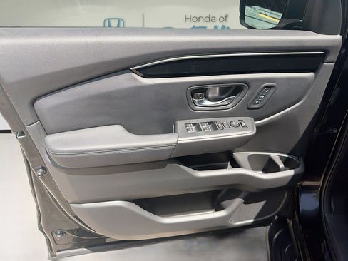 Used 2023 Honda Pilot Touring image 20