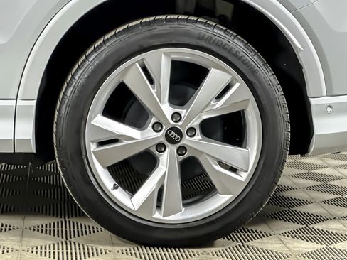 Used 2023 Audi Q4 e-tron Premium Plus w/ Premium Plus image 25