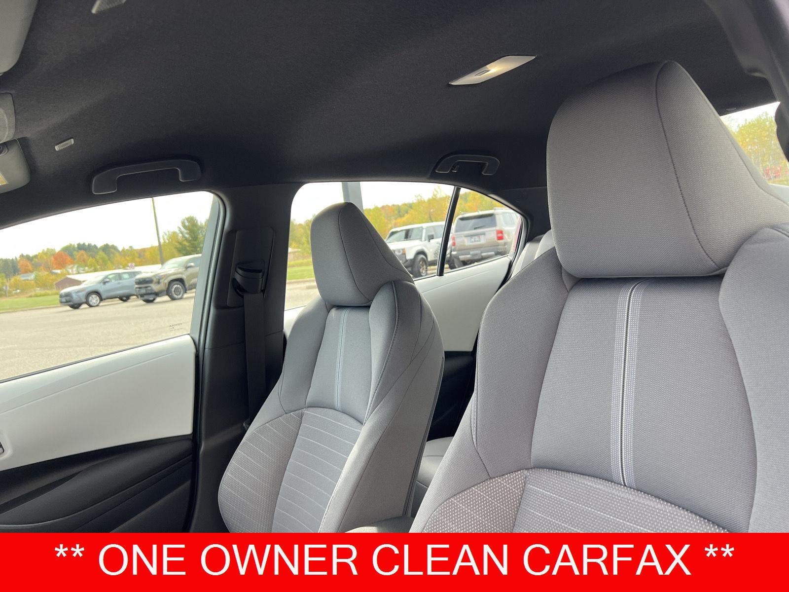 Used 2026 Toyota Corolla SE FWD image 2