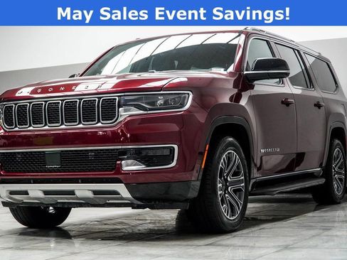 Used 2024 Jeep Wagoneer L Series II w/ Flexible Seating Group AWD/4WD image 8