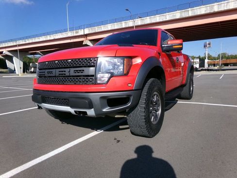 Used 2010 Ford F150 Raptor image 2