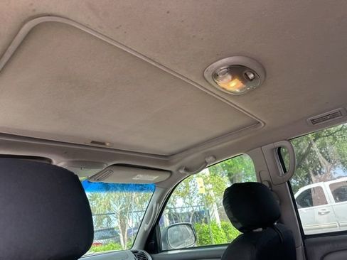 Used 2004 Toyota Sequoia SR5 image 21