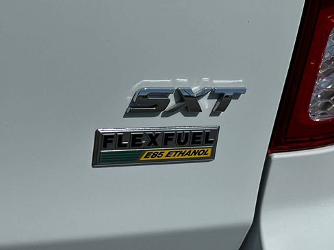Used 2019 Dodge Grand Caravan SXT FWD image 32