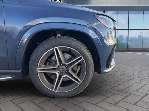 Used 2024 Mercedes-Benz GLS 450 4MATIC image 24
