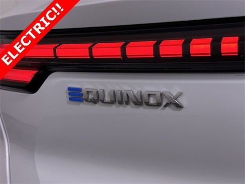 Used 2025 Chevrolet Equinox EV LT image 32