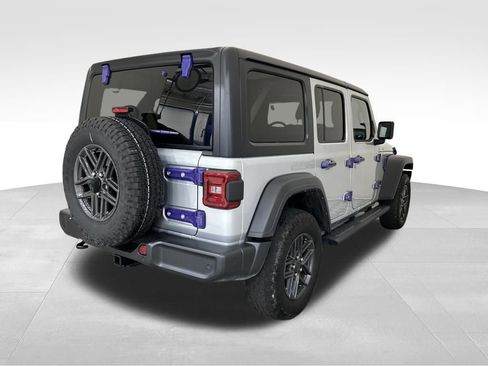 Used 2024 Jeep Wrangler Sport S image 5