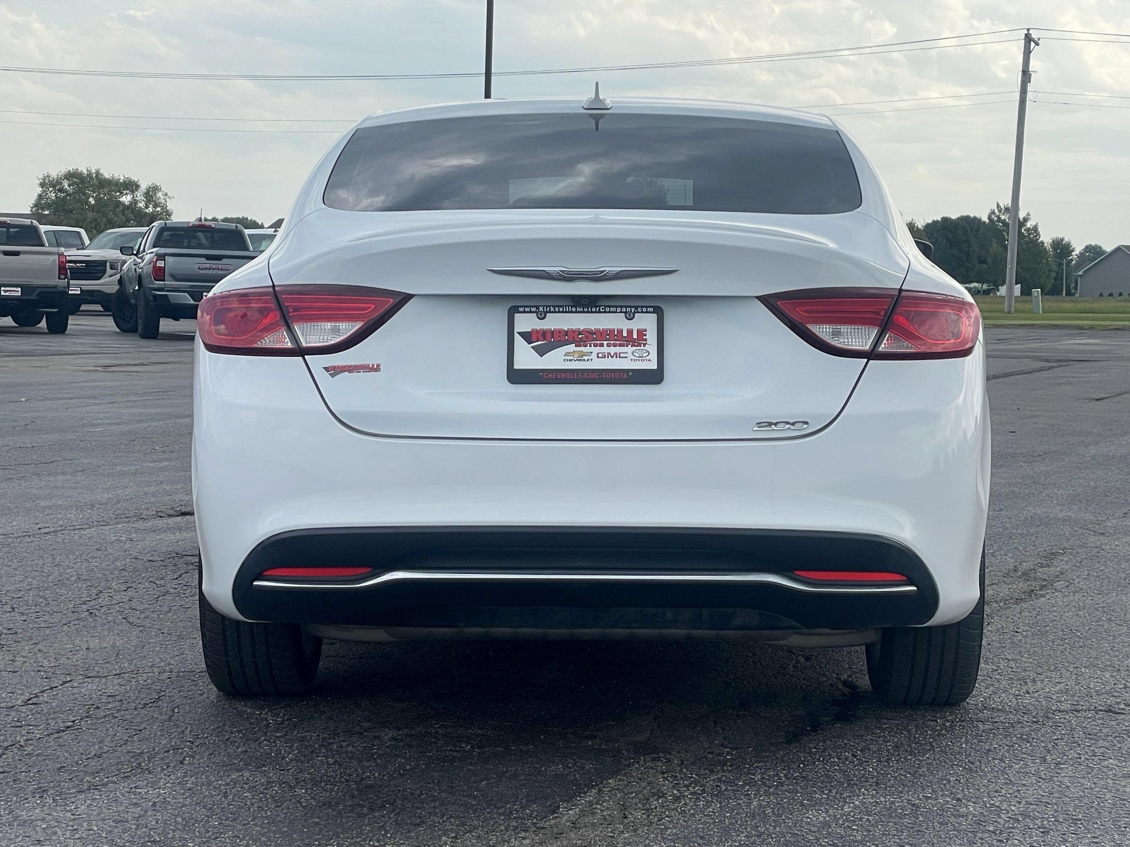Used 2016 Chrysler 200 Limited FWD image 5