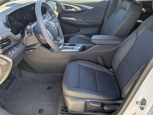 New 2026 Buick Envista Preferred FWD image 9