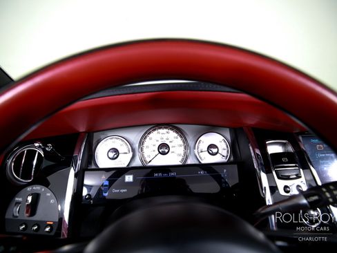 Used 2019 Rolls-Royce Dawn image 14