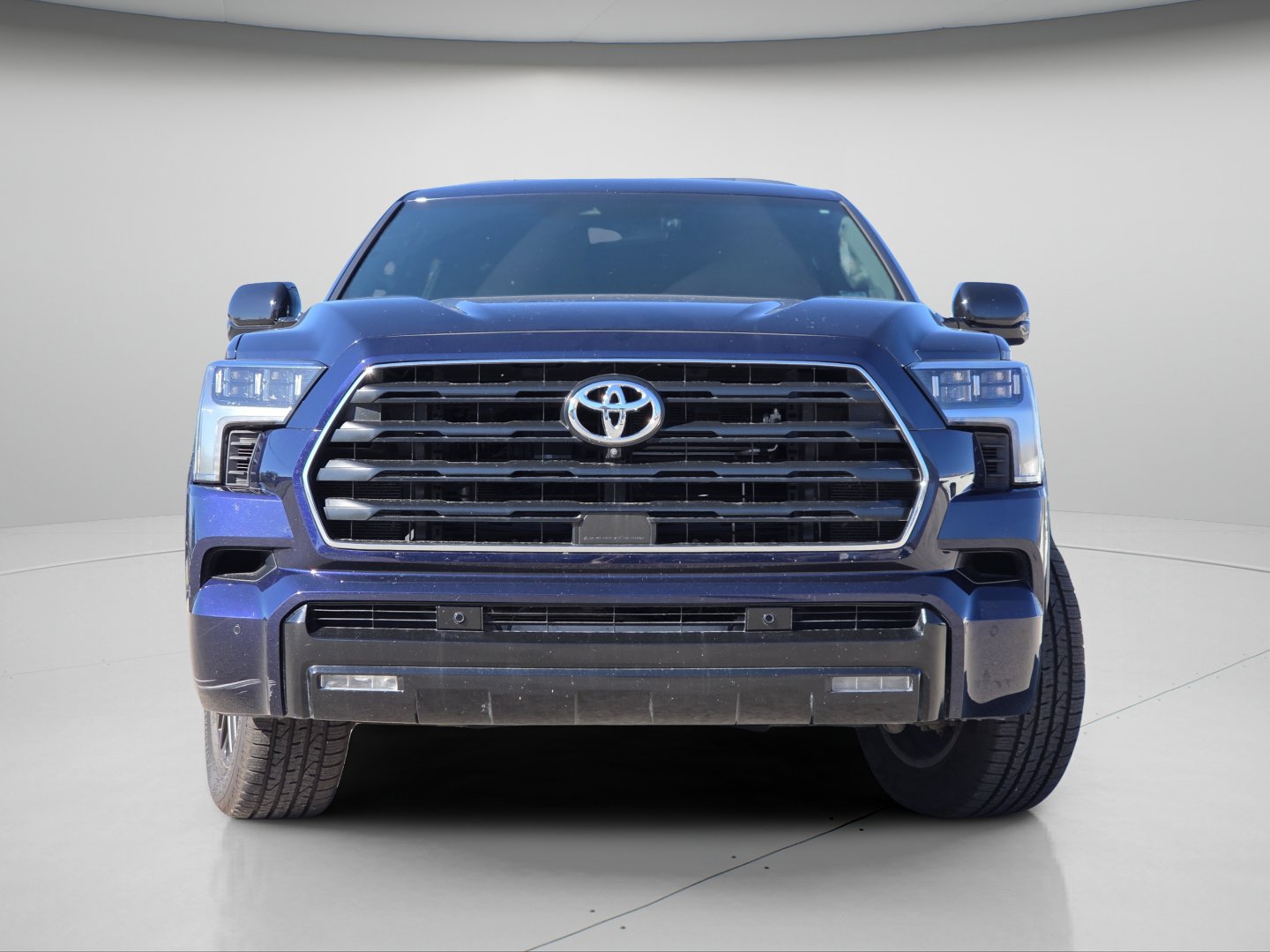 Used 2025 Toyota Sequoia Limited w/ Tow Technology Package AWD/4WD image 3
