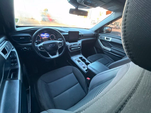 Used 2022 Ford Explorer XLT AWD/4WD image 9