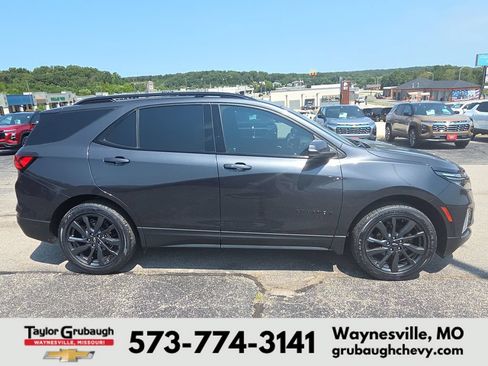 Certified 2023 Chevrolet Equinox RS w/ RS Leather Package AWD/4WD image 9