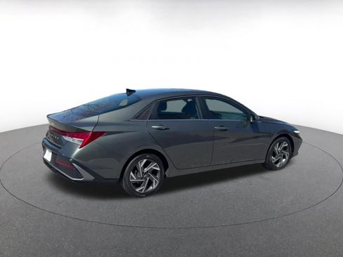 Used 2025 Hyundai Elantra SEL image 14