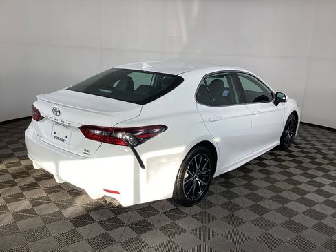 Used 2021 Toyota Camry SE w/ Cold Weather Package image 2