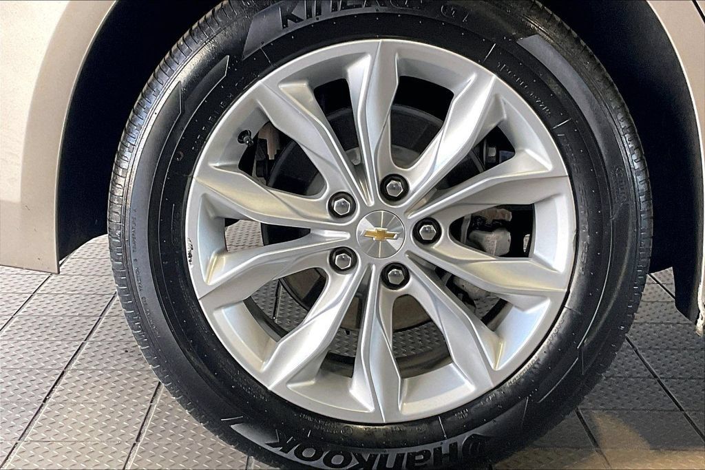 Used 2024 Chevrolet Malibu LT FWD image 36