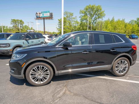 Used 2016 Lincoln MKX Reserve w/ Technology Package AWD/4WD image 3
