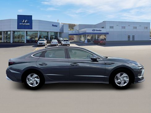 New 2026 Hyundai Sonata SE FWD image 9
