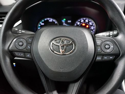 Used 2022 Toyota RAV4 XLE AWD/4WD image 12