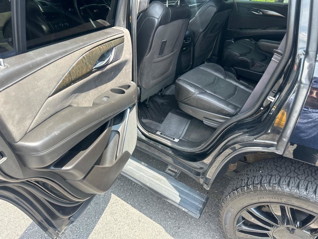 Used 2016 Cadillac Escalade Platinum AWD/4WD image 16