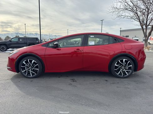 New 2026 Toyota Prius Plug-In Hybrid image 4