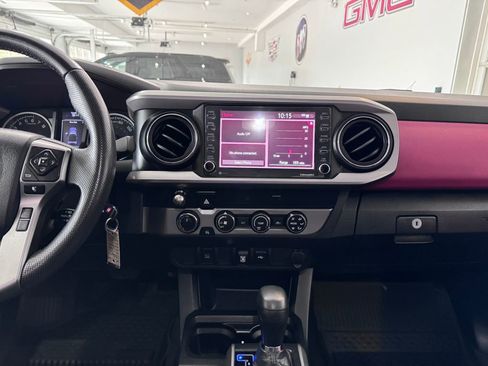 Used 2020 Toyota Tacoma SR5 image 17