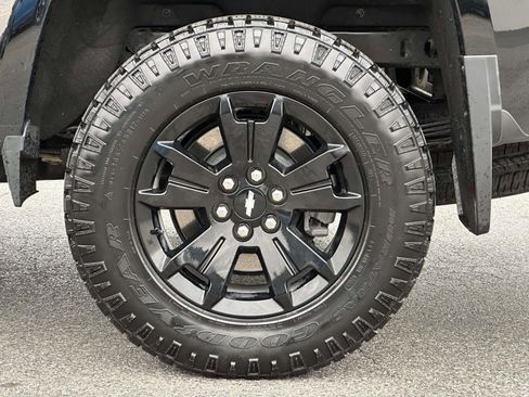 Used 2022 Chevrolet Colorado Z71 w/ Z71 Midnight Edition image 17